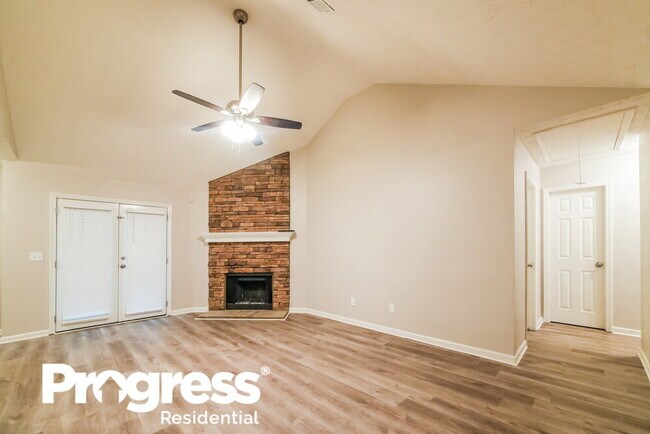 Building Photo - 329 Hillcrest Ln