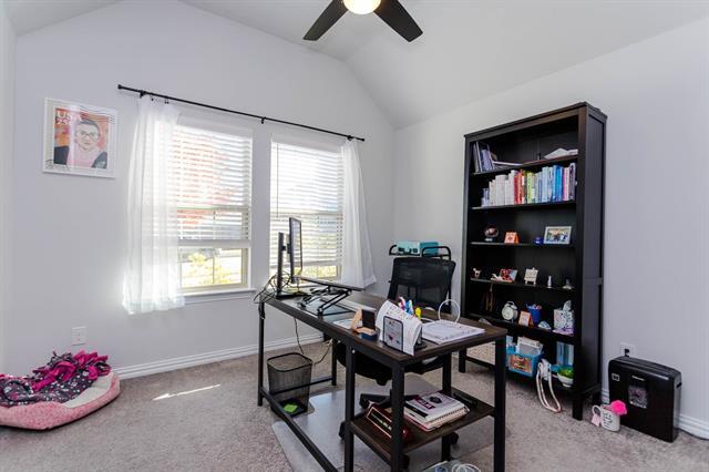 Foto del edificio - 528 Windy Knoll Rd