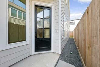 Building Photo - 946 Judiway St