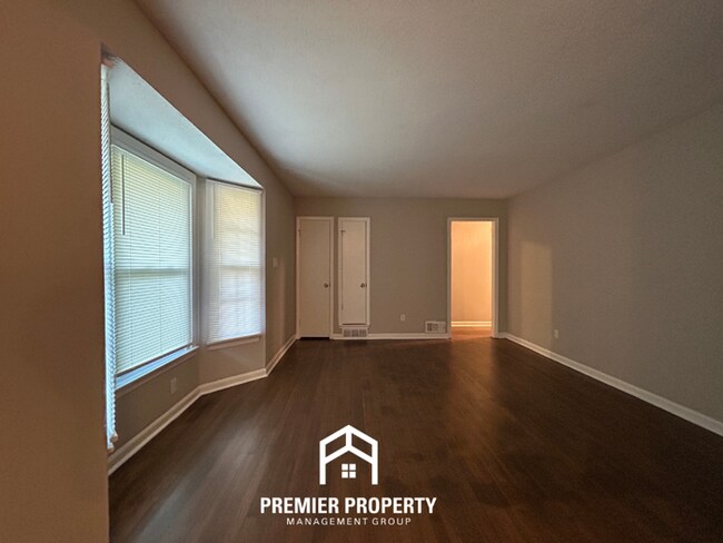 Foto del edificio - 8288 Cedarbrush Dr