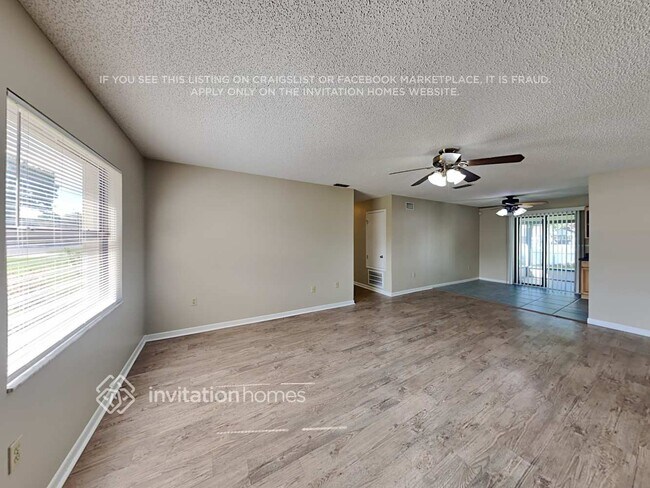 Foto del edificio - 6125 N Fork Ct