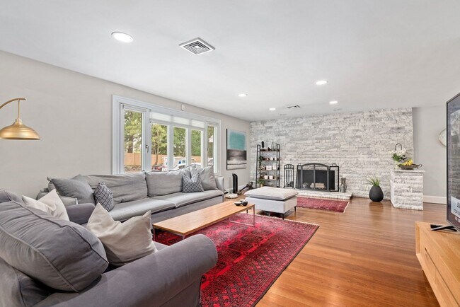 Foto del edificio - 580 Dedham St