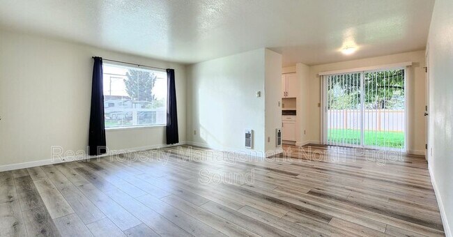 Building Photo - 2032 Chestnut St