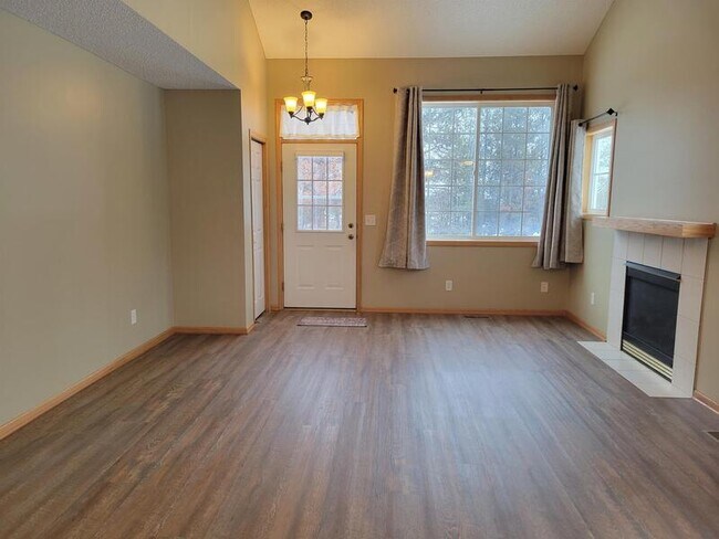 Foto del edificio - 17946 Vance Cir NW