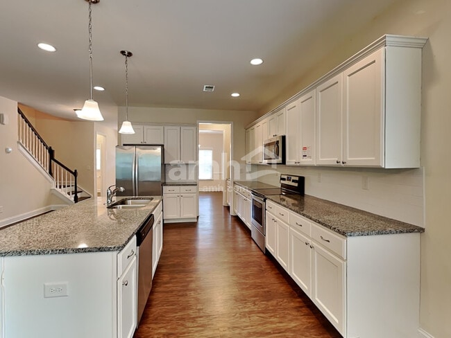 Building Photo - 1022 Monitor Ct