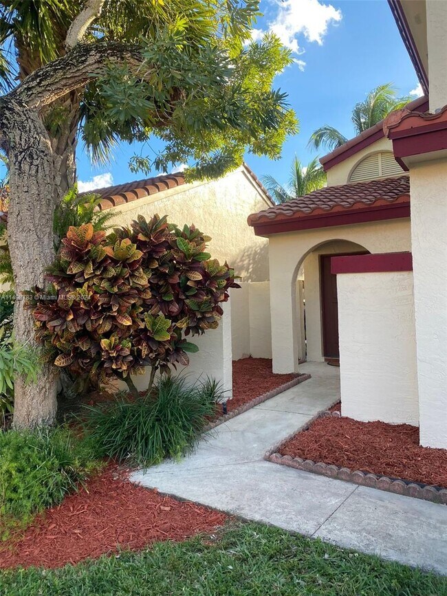 Foto del edificio - 18120 NW 63rd Ct