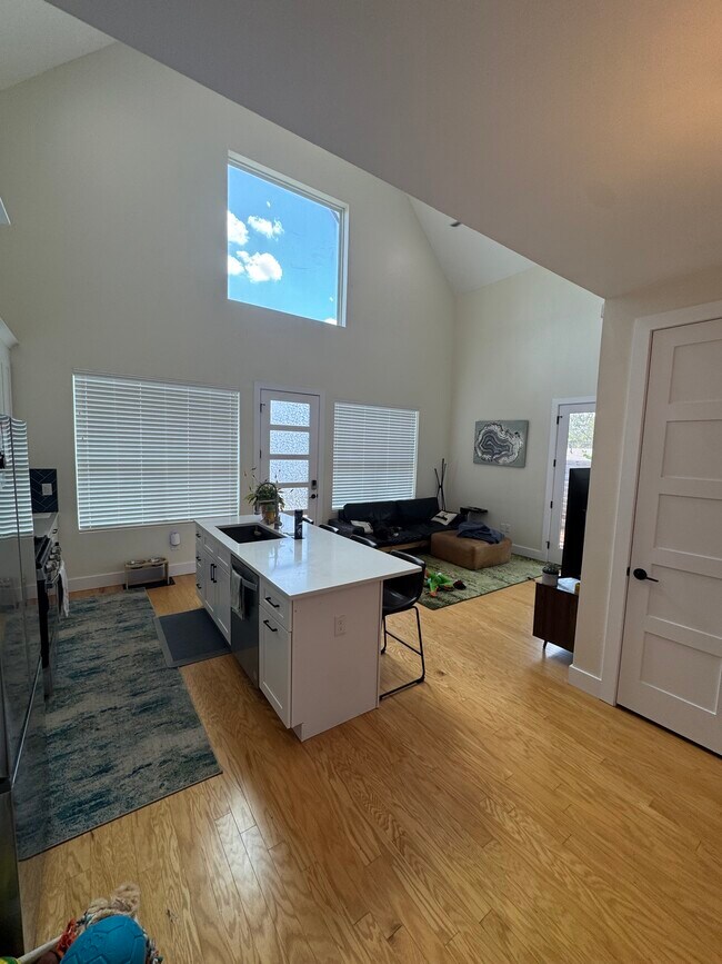 Building Photo - 1416 Berene Ave