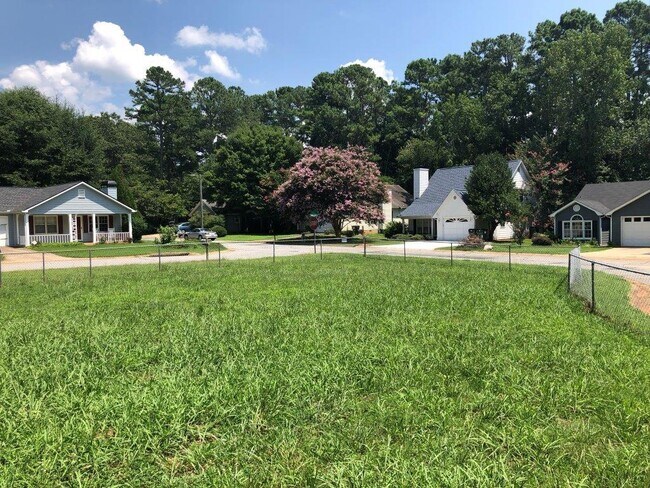 Foto del edificio - Lovely 3bd/2ba Ranch in Athens!! - MOVE-IN...