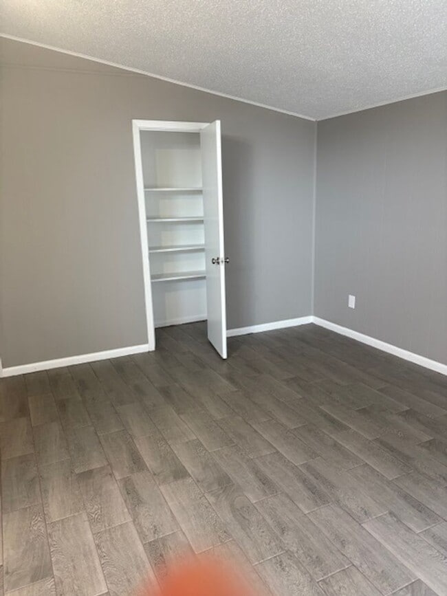 Building Photo - 428 Sierra Madre Dr