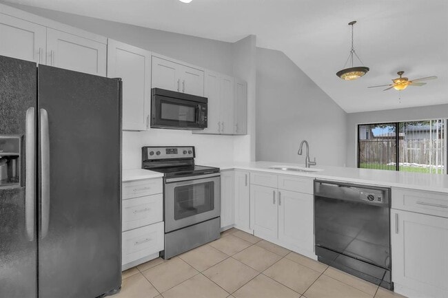 Building Photo - 907 Park Villa Cir