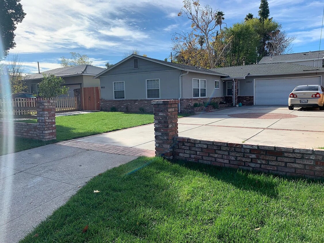 Primary Photo - 6653 Glade Ave