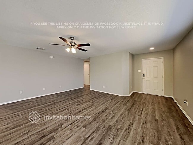 Building Photo - 728 Redwing Dr