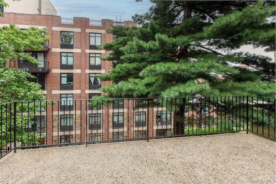 Primary Photo - 3524 Cambridge Ave