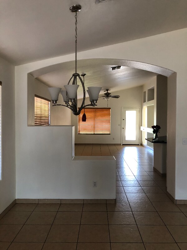 Foto del edificio - 8211 W Behrend Dr