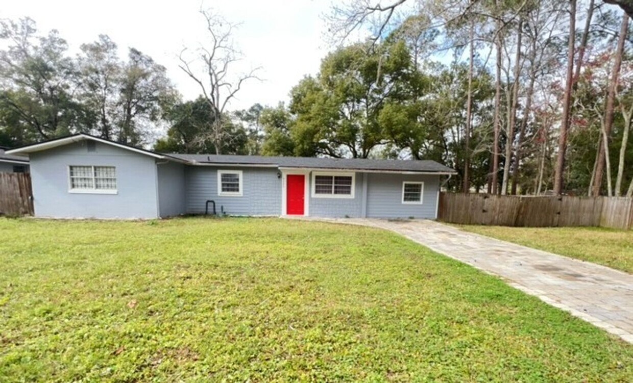 3BR/1BA HOUSE - Riverview Area **FIRST MO... - 3BR/1BA HOUSE - Riverview Area  **FIRST MO...