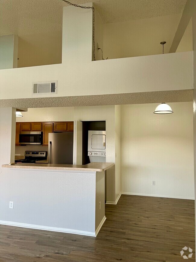 Building Photo - 2194 N Pantano Rd