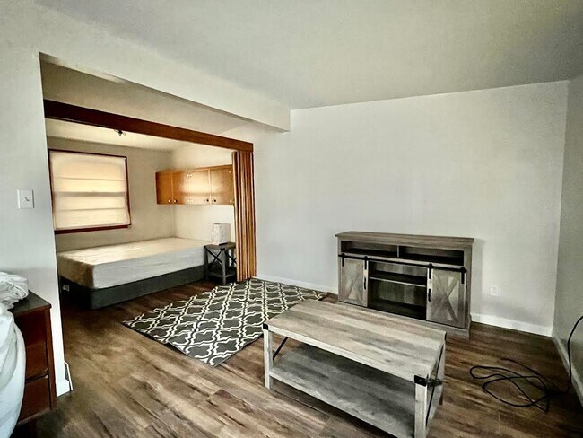 Foto del edificio - 2305 Brockman St