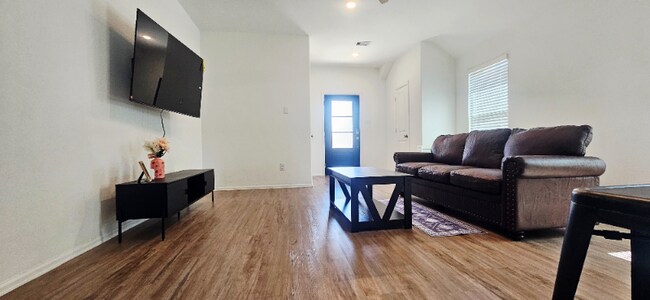 Foto del edificio - 19308 Via Vinovo Ct