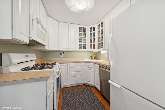 Building Photo - 4138 Wolf Rd