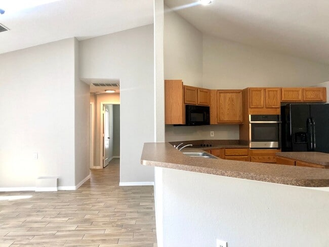 Foto del edificio - Wonderful 3/2 home in ORLANDO - GOLF COURS...