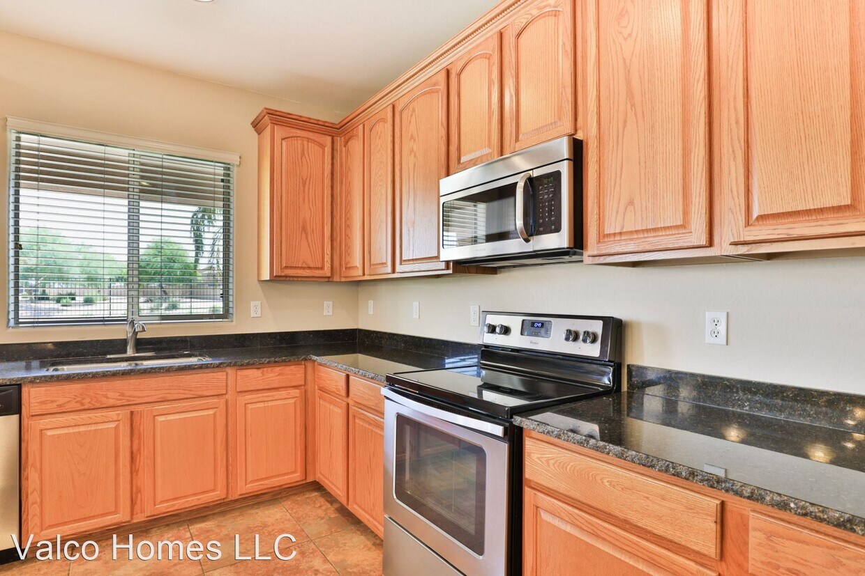 Foto principal - 4 br, 2.5 bath House - 4711 S Calderon Cir