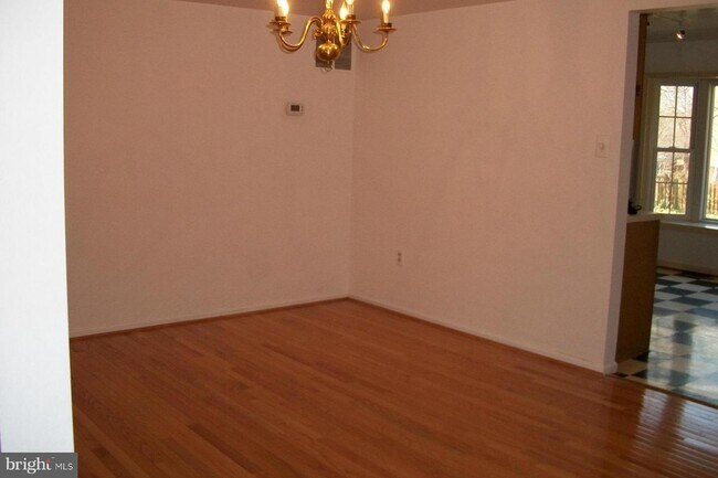 Building Photo - 10195 Valentino Dr