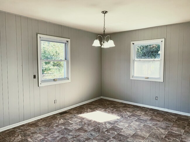 Building Photo - Knollwood