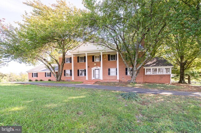 Foto del edificio - 40463 John Mosby Hwy