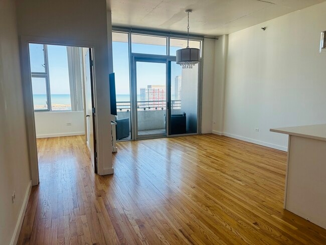 Building Photo - 1720 S Michigan Ave