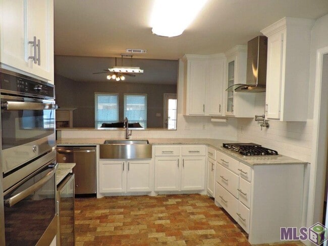 Foto del edificio - Beautiful 3-Bedroom, 2-Bath Home in Denham...