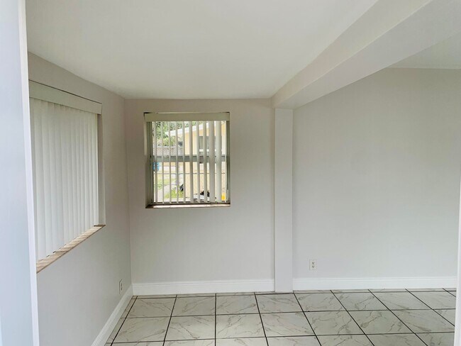 Foto del edificio - 417 NE 2nd St