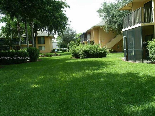 Foto del edificio - 5921 Washington St