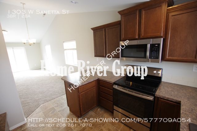 Building Photo - 1303 W Sanetta St