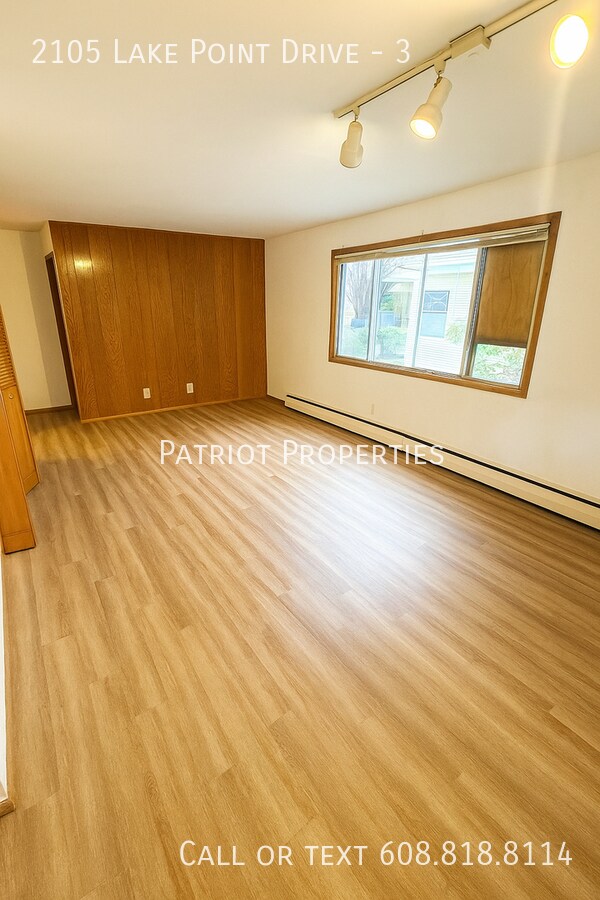 Foto del edificio - 2105 Lake Point Dr