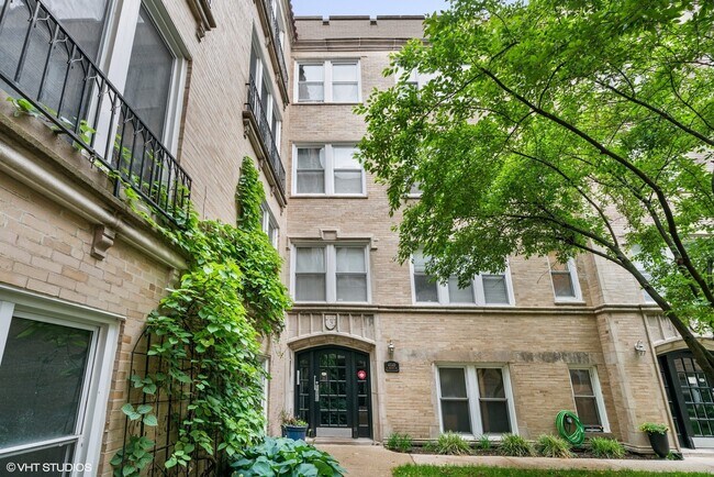Building Photo - 4514 N Ashland Ave