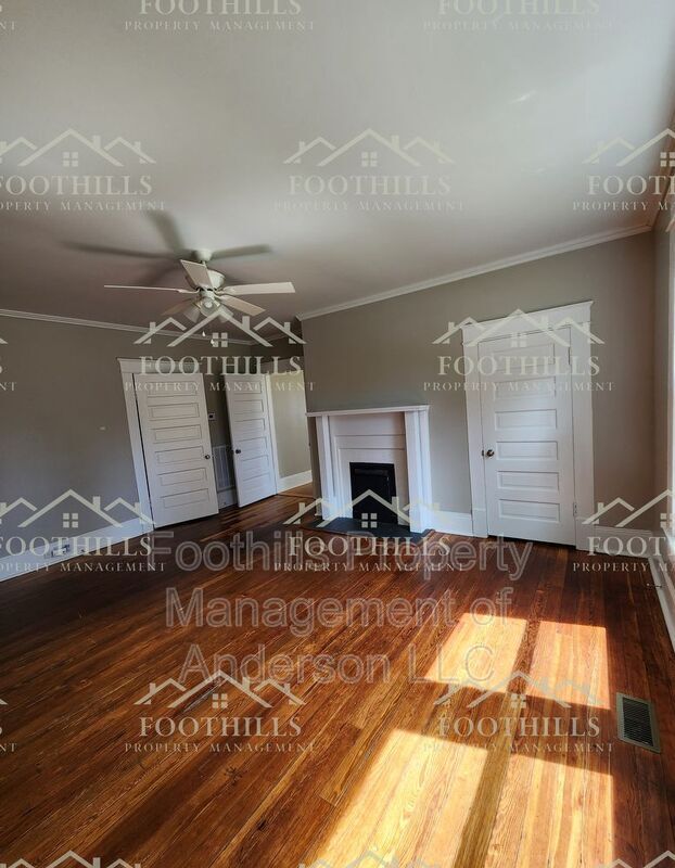 Building Photo - 120 Anderson Ave