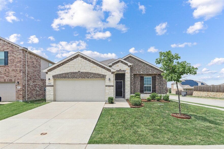 Primary Photo - 1641 Vernon Dr