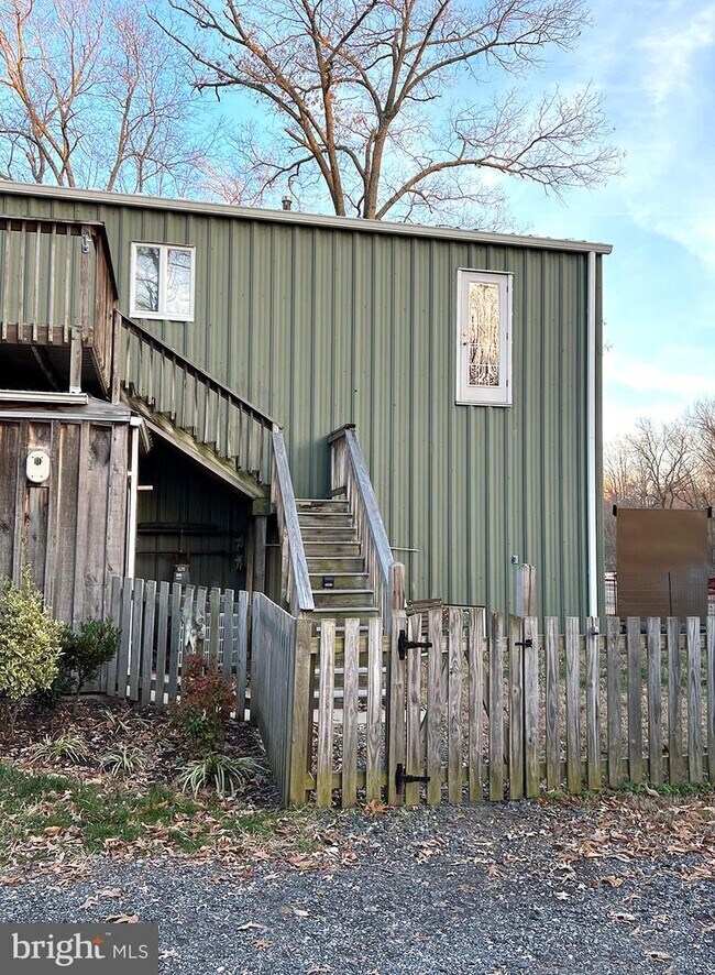 Foto del edificio - 1451 Double Gate Rd