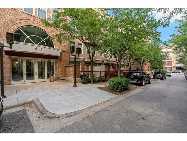 Building Photo - 660 N 2nd St