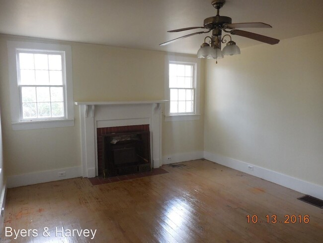 Building Photo - 3 br, 1 bath House - 1448 Bend Road