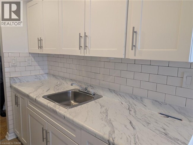 Building Photo - 2049 Prospect St