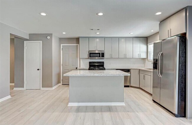 Foto del edificio - 3810 Wickersham Ln