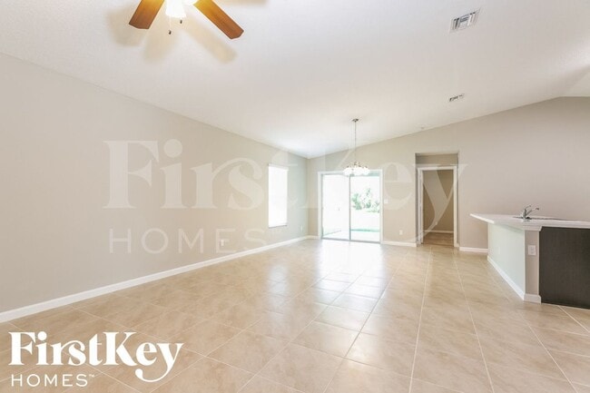 Foto del edificio - 1133 SW Eleuthera Ave