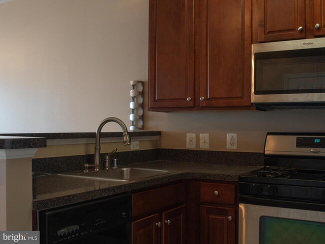 Building Photo - 15620 Everglade Ln