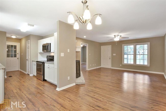 Building Photo - 94 Pilgrim Way