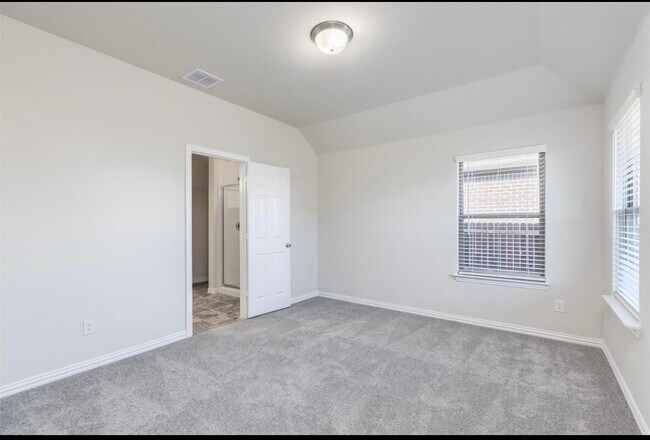 Building Photo - 428 Edward Rd