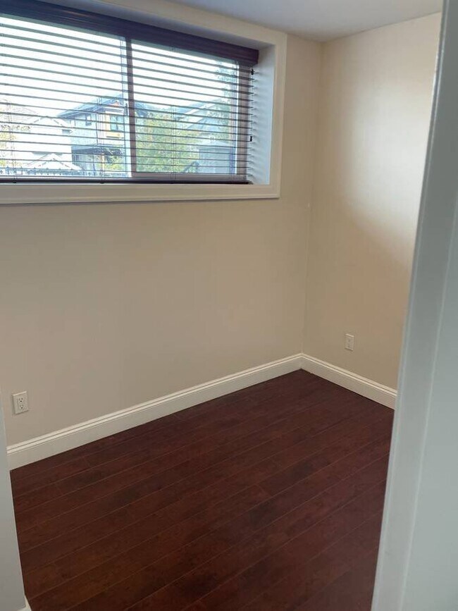 Photo du bâtiment - 3048 E 20th Ave