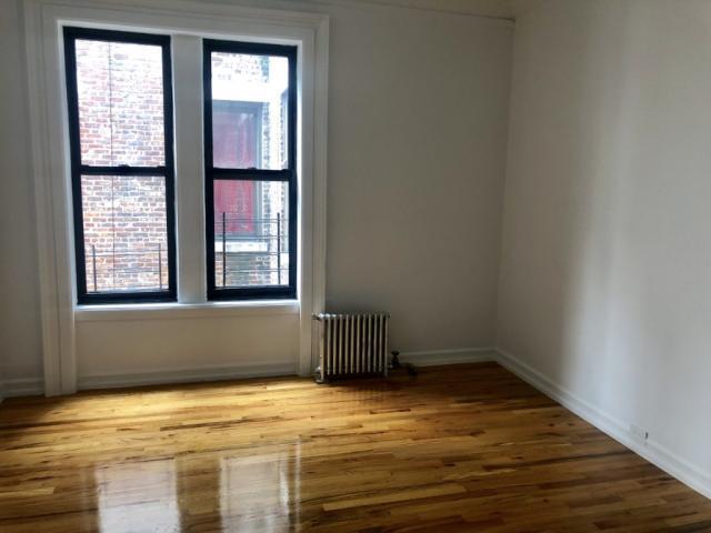 Foto principal - 3 bedroom in NEW YORK NY 10033