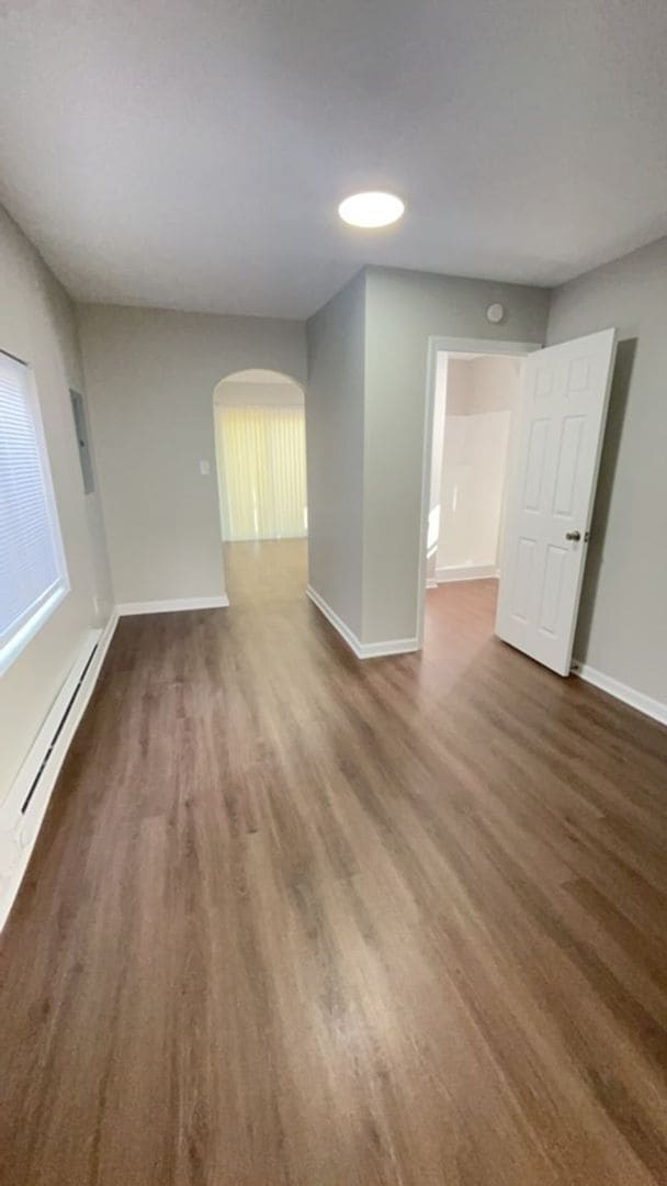 Building Photo - Covered Front Porch
