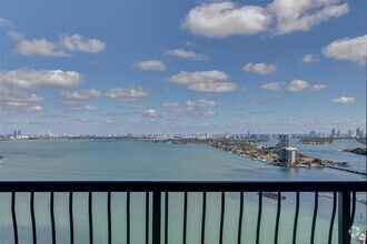 Building Photo - 1756 N Bayshore Dr